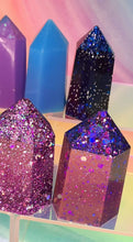 Load image into Gallery viewer, Resin crystal set in blues &amp; purples
