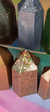 Load image into Gallery viewer, Resin crystal set in gold &amp; earthy tones
