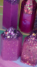 Load image into Gallery viewer, Resin crystal set in magenta purple tones
