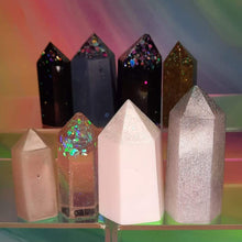 Load image into Gallery viewer, Resin crystal set in black white &amp; gold tones
