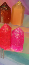 Load image into Gallery viewer, Resin crystal set in tropical sunset tones

