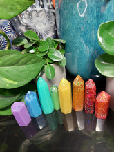 Load image into Gallery viewer, Resin crystal set in rainbow tones
