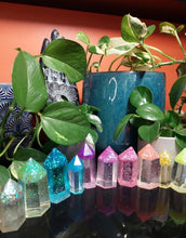 Load image into Gallery viewer, Resin crystal set in rainbow glitter clear tones
