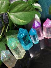 Load image into Gallery viewer, Resin crystal set in rainbow glitter clear tones
