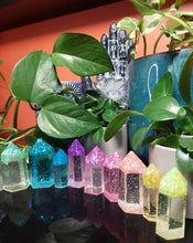 Load image into Gallery viewer, Resin crystal set in rainbow glitter clear tones
